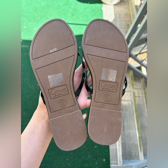 NEW Sam Edelman Black Sandals Flipflops size 6 - Picture 2 of 2